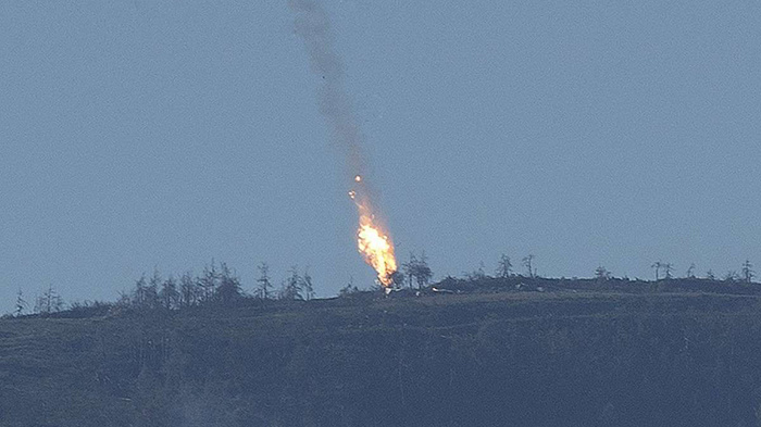 Turkey downs Russian warplane near Syria border, Moscow denies airspace violation