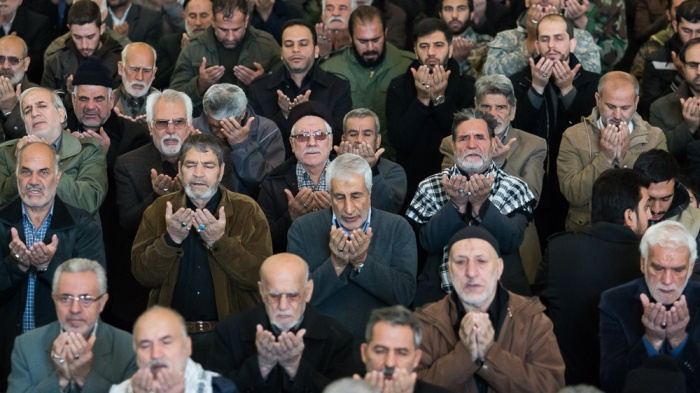 Tehran’s Friday Prayers: Praising Basij, slamming Washington