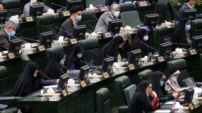 Iranian MPs to ban entry of US, UK reporters supporting sanctions against country