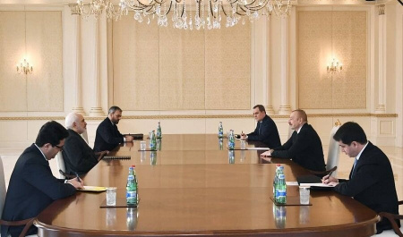 Zarif holds talks in Azerbaijan
