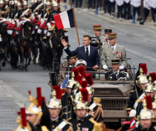 فرانسه خود را برای دفاع تنها از اروپا آماده می‌کند