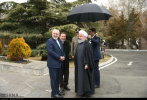 مناسبات منطقه ای مشکلی از کشور حل نمی کند/همسایگان میان ایران و امریکا کدام را انتخاب می کنند؟