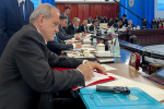 اسنپ بک روی میز شانگهای
