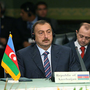 حرف آذری ها به کرسی نشست