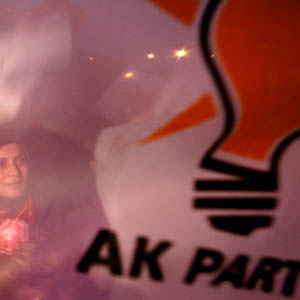 حزب رئیس جمهور و نخست وزیر  ترکیه در راه انحلال