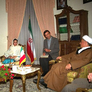 روابط ایران و پاکستان در دوران بى نظير بوتو چگونه بود؟