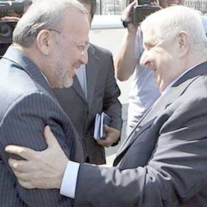 همزمان با آغاز مذاکرات هستهاى، متکی در سوریه و عمان