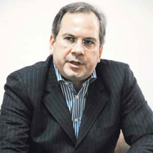 اقتصاد آزاد تنها راه حل توسعه فرهنگى