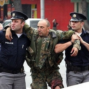 ادامه درگيرىها در اوستياى جنوبى، آبخازیا در آستانه جنگ