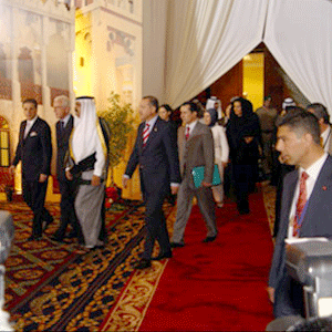 قطر، ناقض دموکراسى ميزبان نشست دموکراسى