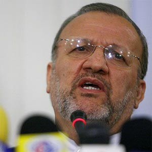 گلايه منوچهر متکى از عراق بر سر ديپلماتها