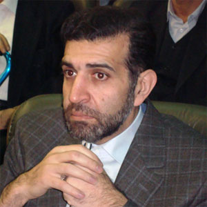 ايران از شعارهاى تند و بىربط بسيار ضرر کرده است