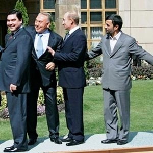 پچپچهها/ غیبتهای دو عضو مجمع تشخیص/ نگرانی و اطمینان سفیر ایران از نشست اکتاو!
