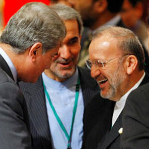کمک مالی ایران به پاکستان بر سر دوراهی