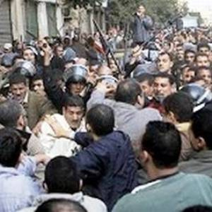 کاری از دست دولت بر نمیآید، کشور در حال فروپاشی است
