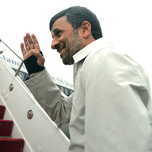 اين گوى و اين ميدان آقاى احمدى‌نژاد