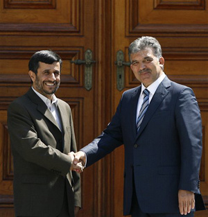 احمدی نژاد و عبدالله گل در نشست سران گروه دی 8 شرکت میکنند