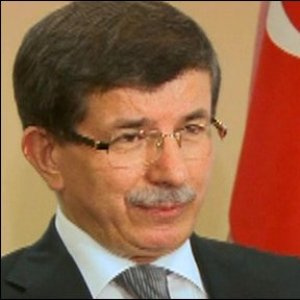 داوود اوغلو در گفتوگو با الحيات: ملزم به اعمال تحريمهاى غرب عليه ايران نيستيم