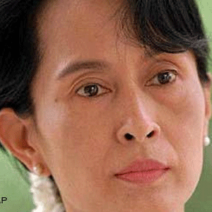 رهبر مخالفان برمه براى پانزدهمين بار در حصر خانگى تولد گرفت
