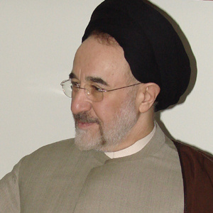 خاتمی: خلع سلاح جهانی را می توان از خاورمیانه شروع کرد