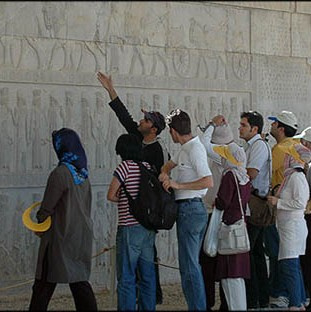 واقعا چرا؟ یا در جستجوی دلیل سفر به آنتالیا و ارمنستان
