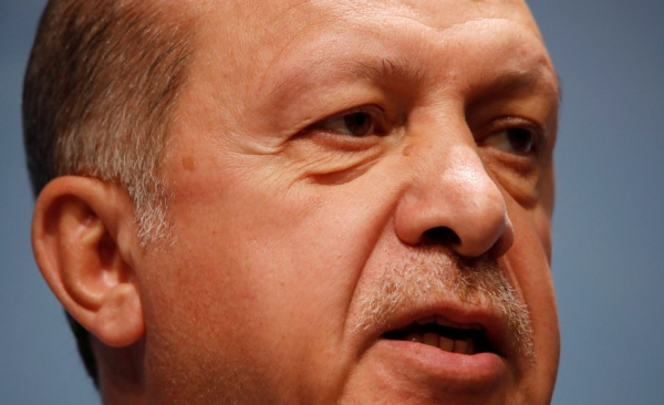 آیا اردوغان از قطار دموکراسی پیاده میشود؟