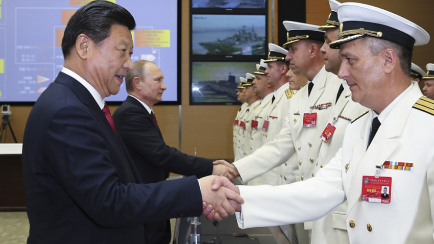 رزمایش روسیه و چین قدرت‌نمایی در برابر امریکا بر سر ادلب است