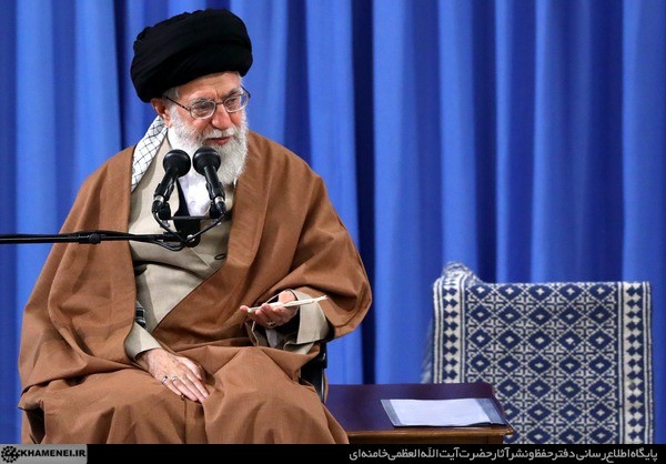 مثلثی در این قضایا فعال بود؛ آمریکا و صهیونیستها، یک دولت خرپول اطراف خلیج فارس و منافقین