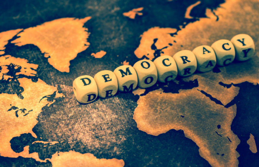 دموکراسی در قرن ۲۱