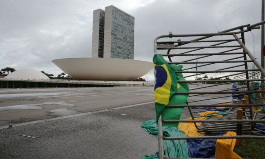 تهدیدی برای دمکراسی جوان برزیل