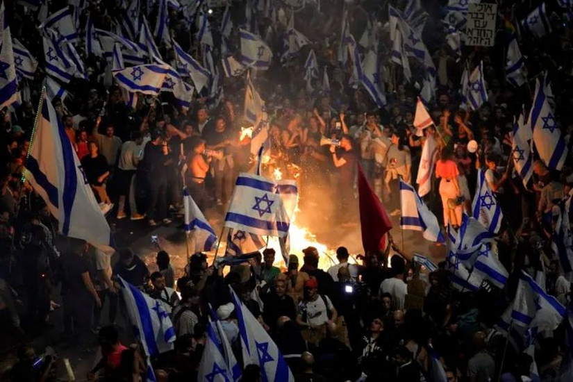 نتانیاهو برای فرار از مشکلی داخلی خاورمیانه را به آتش می کشد؟