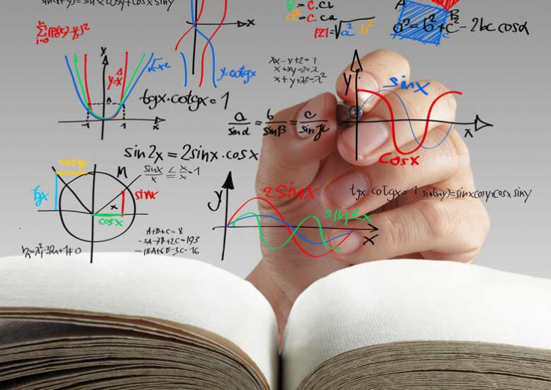 فرض تکمیل بودن رجحانها