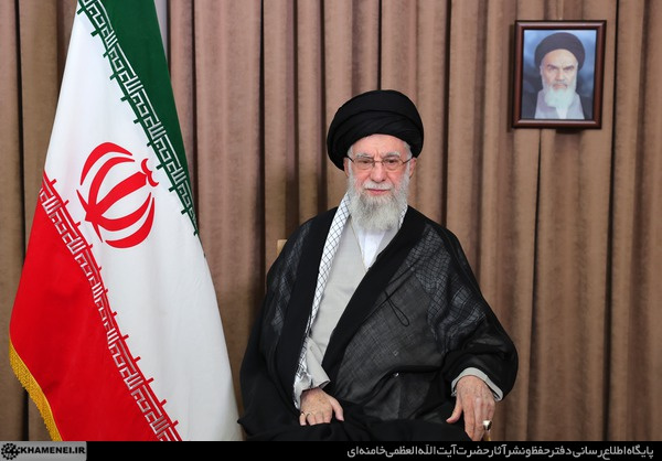 رهبر انقلاب: نیروهای مسلح رژیم رذل صهیونی را پیچاره خواهند کرد
