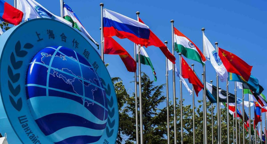 مانور قدرت شانگهای در کوران هیاهوی ترامپ