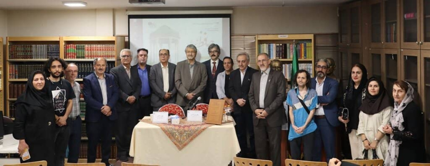 حافظ کسی است که در هیچ قالبی نمی‌گنجد