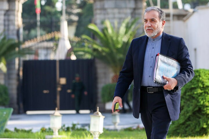 انصاف در نقد دستگاه دیپلماسی