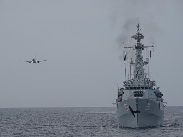 حضور ایران در مذاکرات ژنو با آرایش نظامی