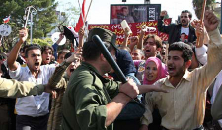 انشقاق مخالفان کلید بقای بشار اسد