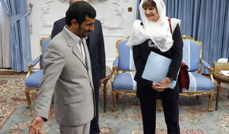 مجله هفته/ تاسی رئیس‌جمهور آتی سوئیس به احمدی‌نژاد