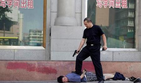 تخریب مسجد و سرکوب مسلمانان توسط پلیس چین