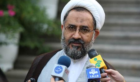 مجله هفته: خطیب مسجدالحرام در حضور مصلحی چه گفت؟