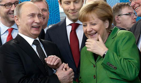آلمان رابطه با روسیه را قربانی دموکراسی نمی کند