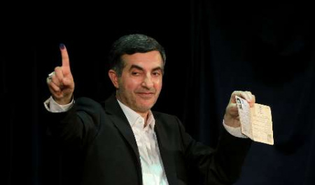 عبور احمدی نژاد و مشایی از خط قرمزها 