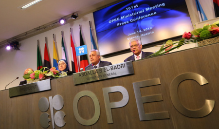 بهای نفت در سال ۲۰۱۵ چه روندی را طی خواهد کرد؟ 
