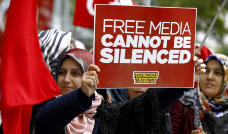 اردوغان رسانهها را خفه میکند