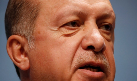 آیا اردوغان از قطار دموکراسی پیاده می‌شود؟