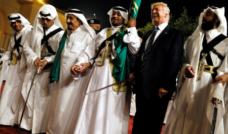 ترامپ با وجود توهین هایش، نمی تواند از عربستان دست بشوید