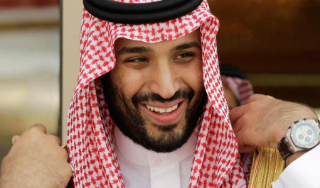 قبای صدام حسین و معمر قذافی بر تن محمد بن سلمان