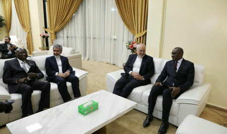 استقبال گرم مقامات سنگالی از ظریف