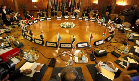 عدم حضور سران کشورهای عربی در نشست اقتصادی لبنان، زنگ خطری برای ایران است